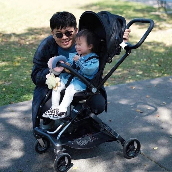 Xe đẩy siêu nhẹ 3in1 On the Go Unilove